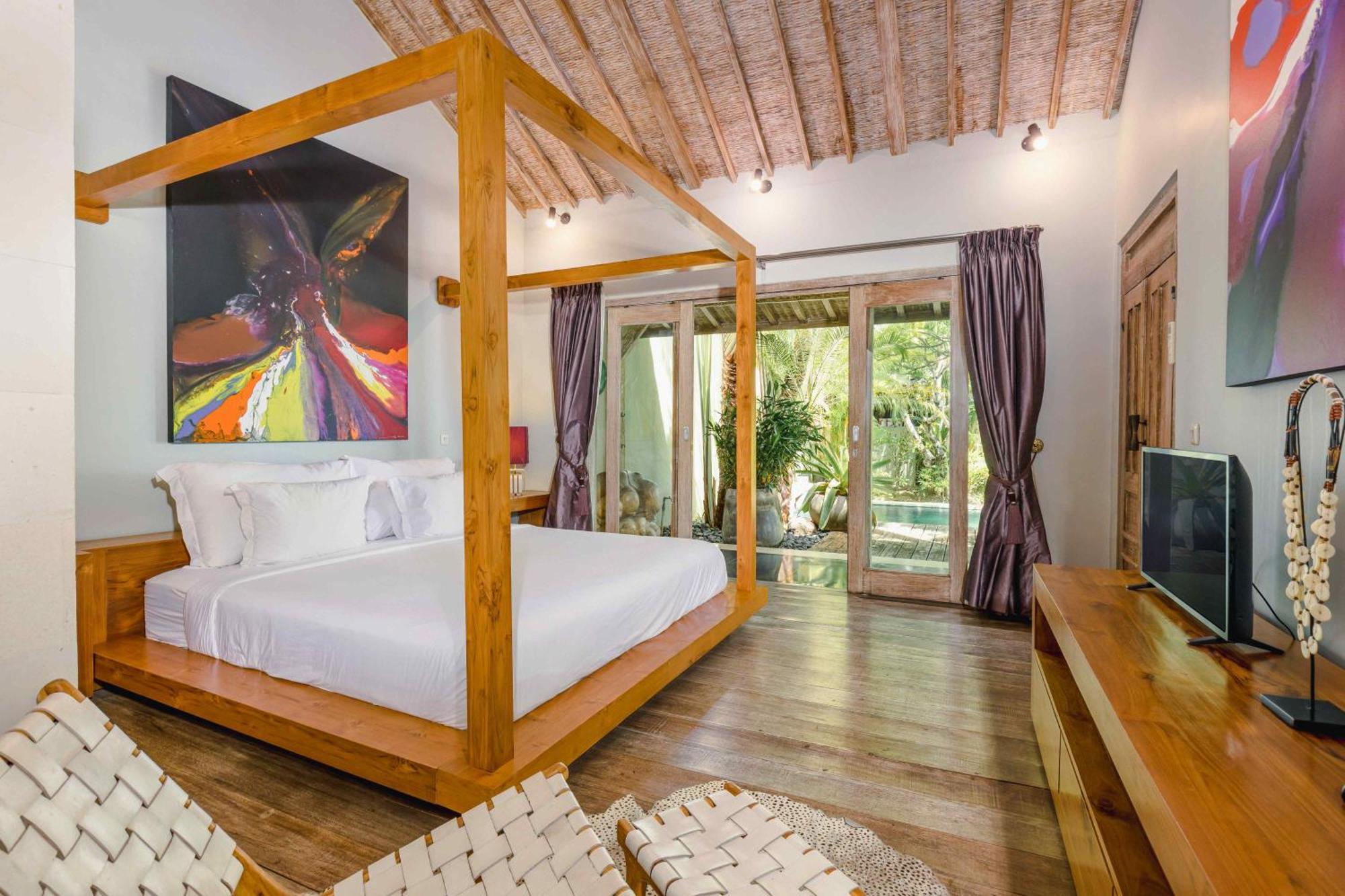 Villa Cinta Damai - Stunning & Stylish 4br Luxury In The Heart Of Seminyak, Just A 10-min Walk To The