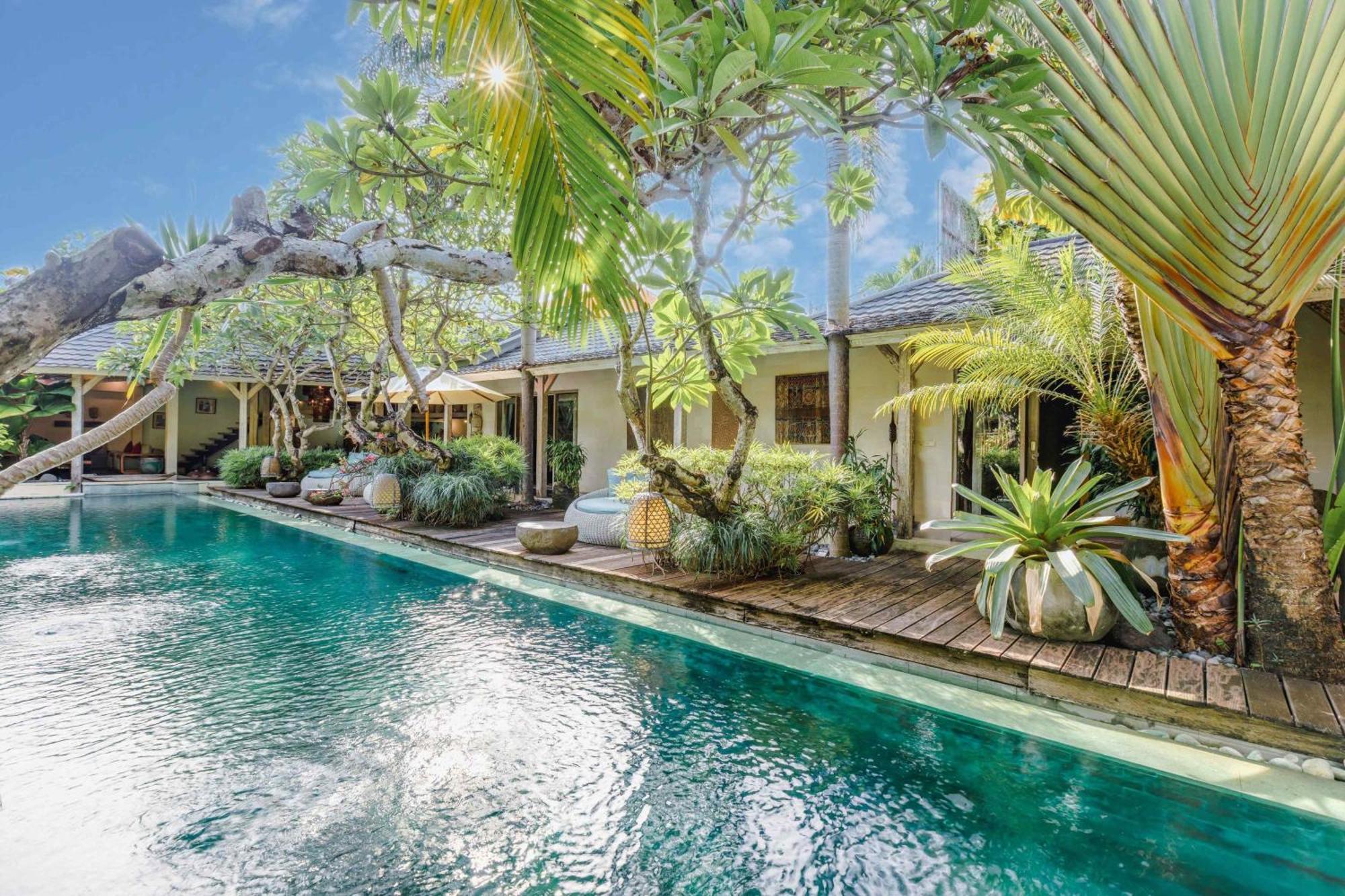 Cinta Damai - Stunning & Stylish 4br Luxury In The Heart Of Seminyak, Just A 10-min Walk To The