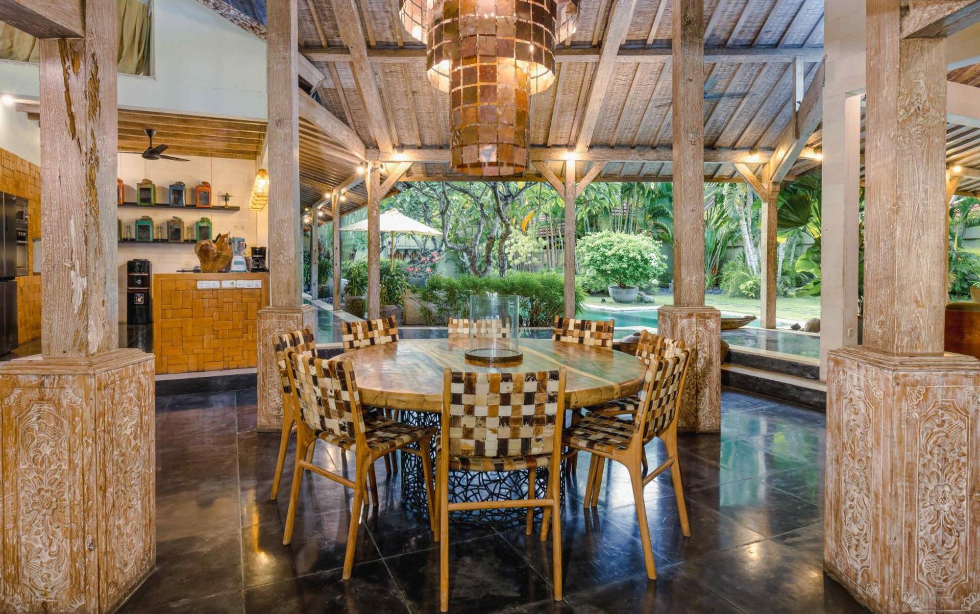 Cinta Damai - Stunning & Stylish 4br Luxury In The Heart Of Seminyak, Just A 10-min Walk To The Seminyak (Bali)