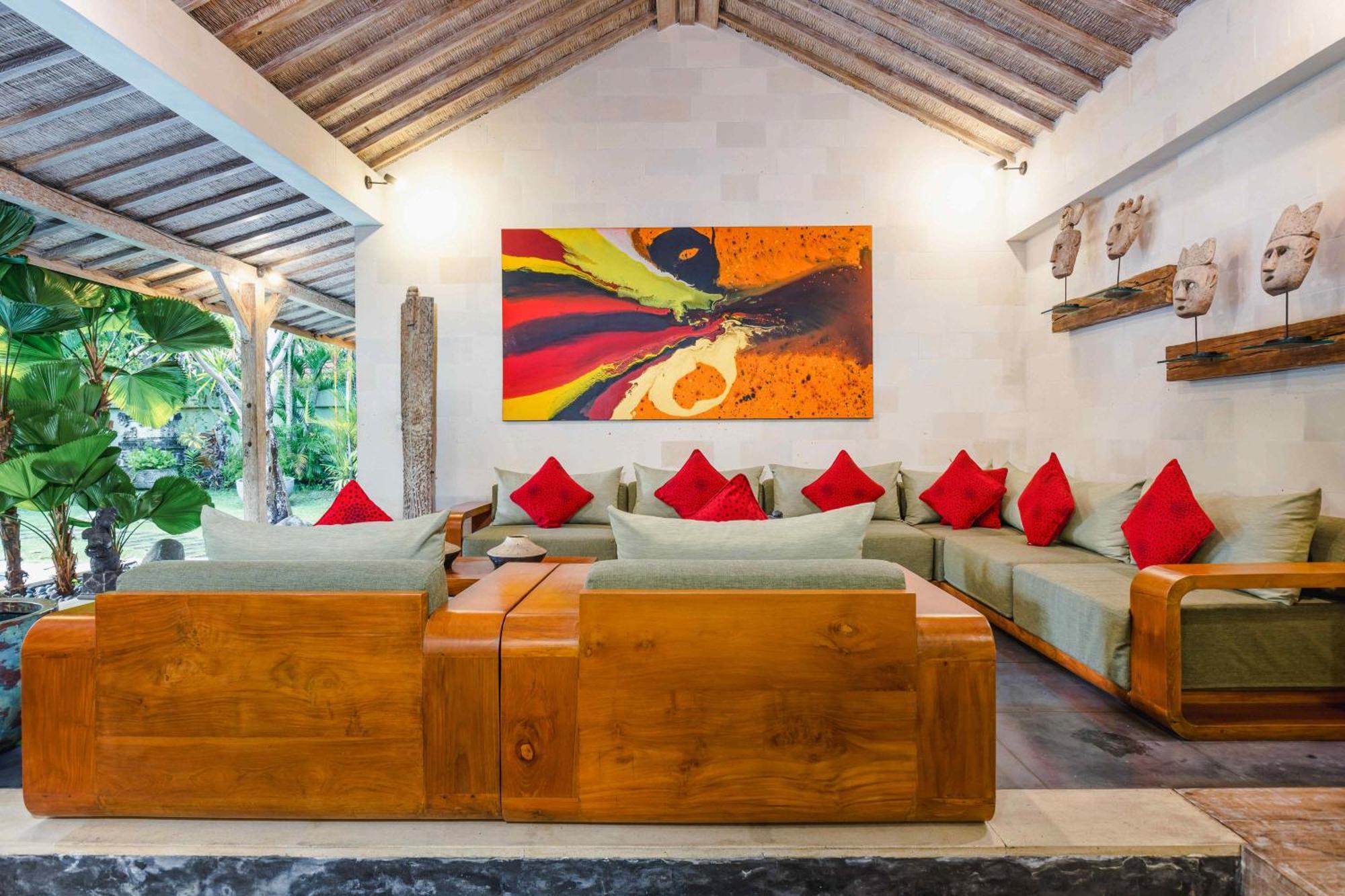 Villa Cinta Damai - Stunning & Stylish 4br Luxury In The Heart Of Seminyak, Just A 10-min Walk To The