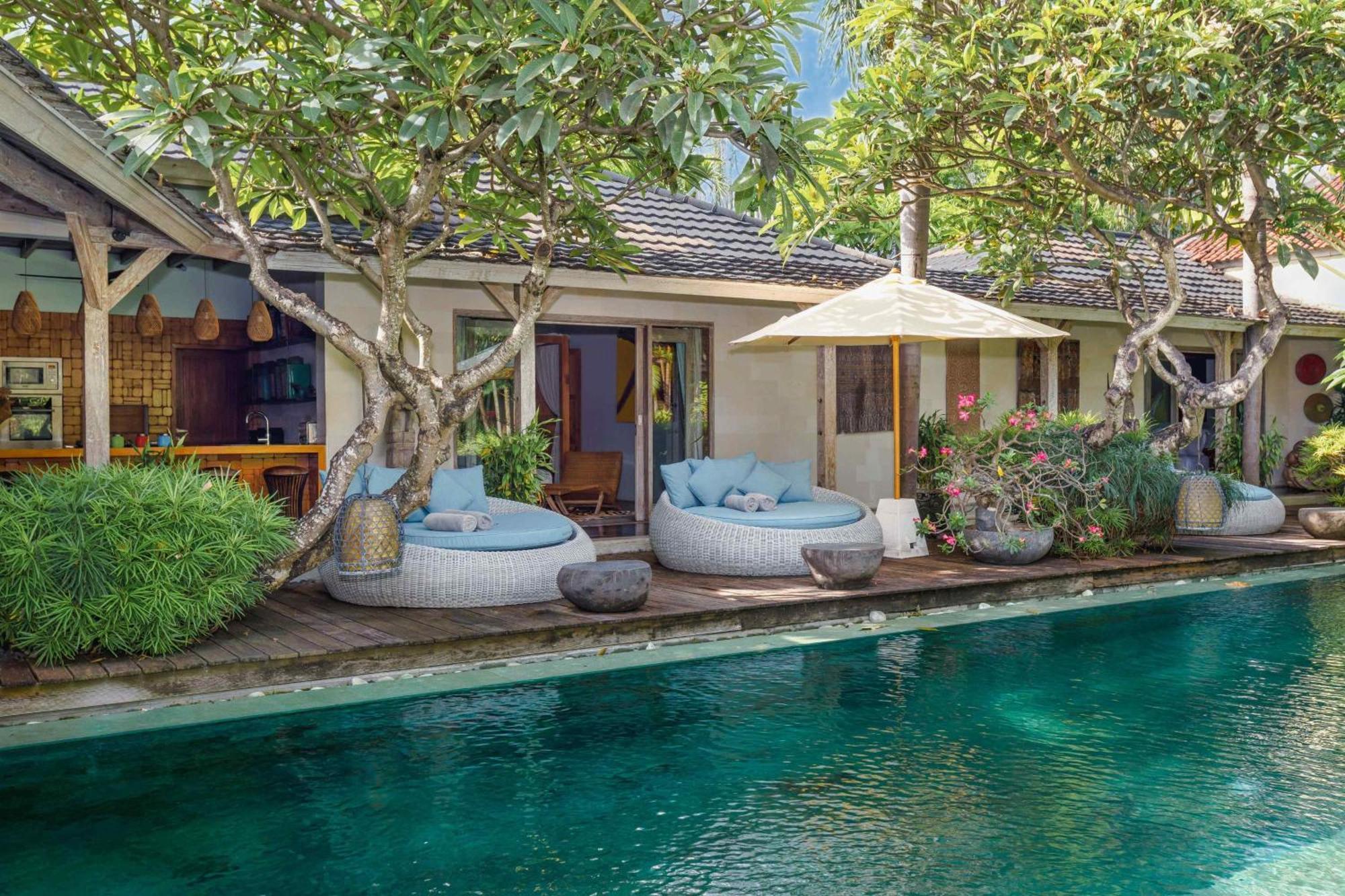 Cinta Damai - Stunning & Stylish 4br Luxury In The Heart Of Seminyak, Just A 10-min Walk To The *