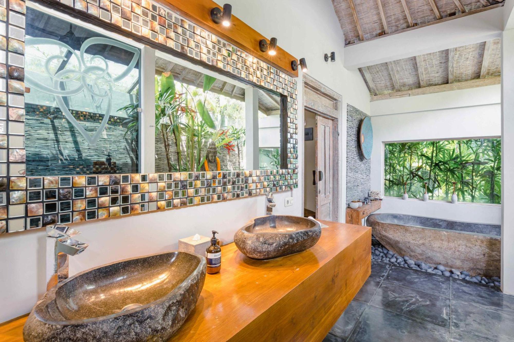Cinta Damai - Stunning & Stylish 4br Luxury In The Heart Of Seminyak, Just A 10-min Walk To The * Seminyak (Bali)