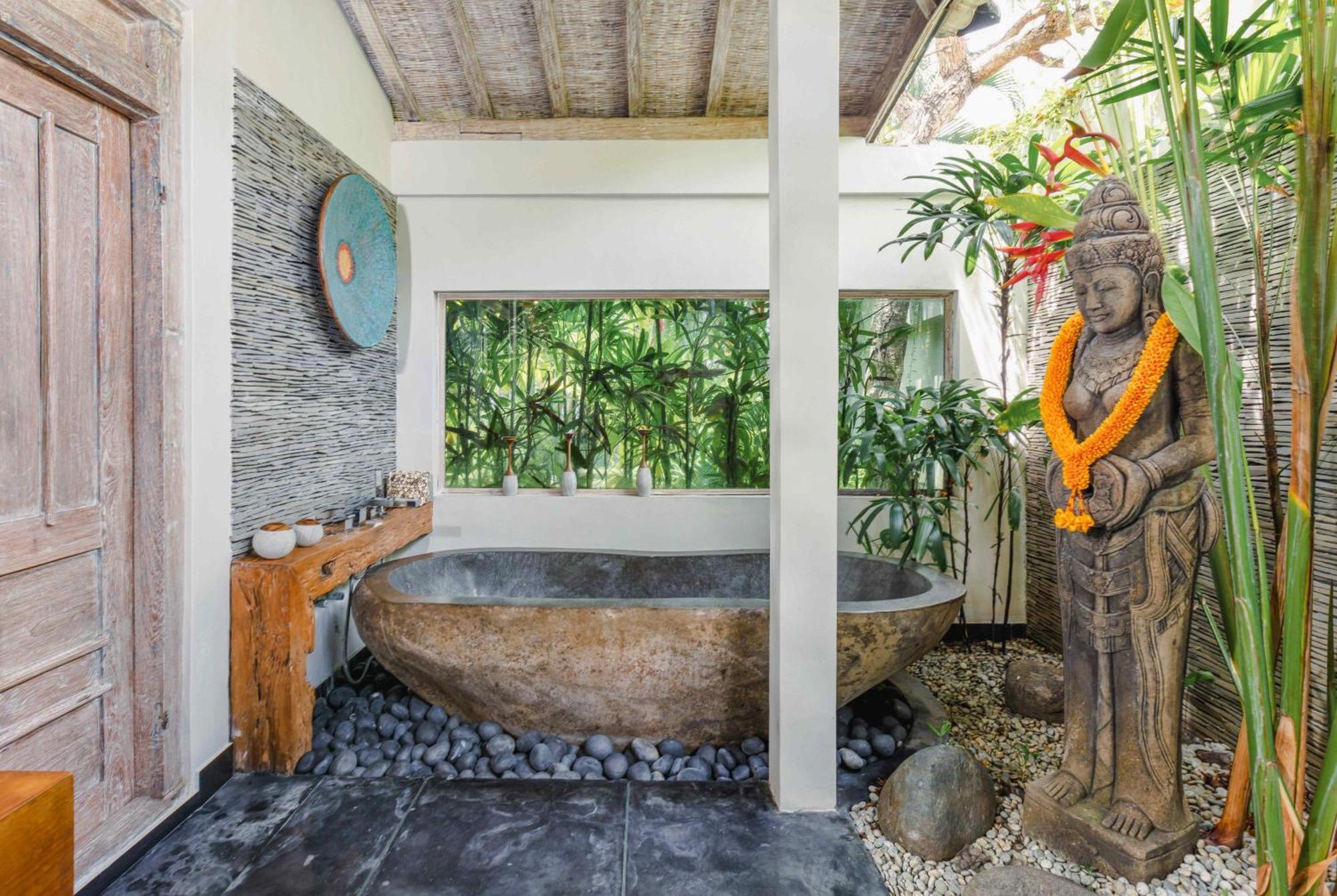 Villa Cinta Damai - Stunning & Stylish 4br Luxury In The Heart Of Seminyak, Just A 10-min Walk To The *