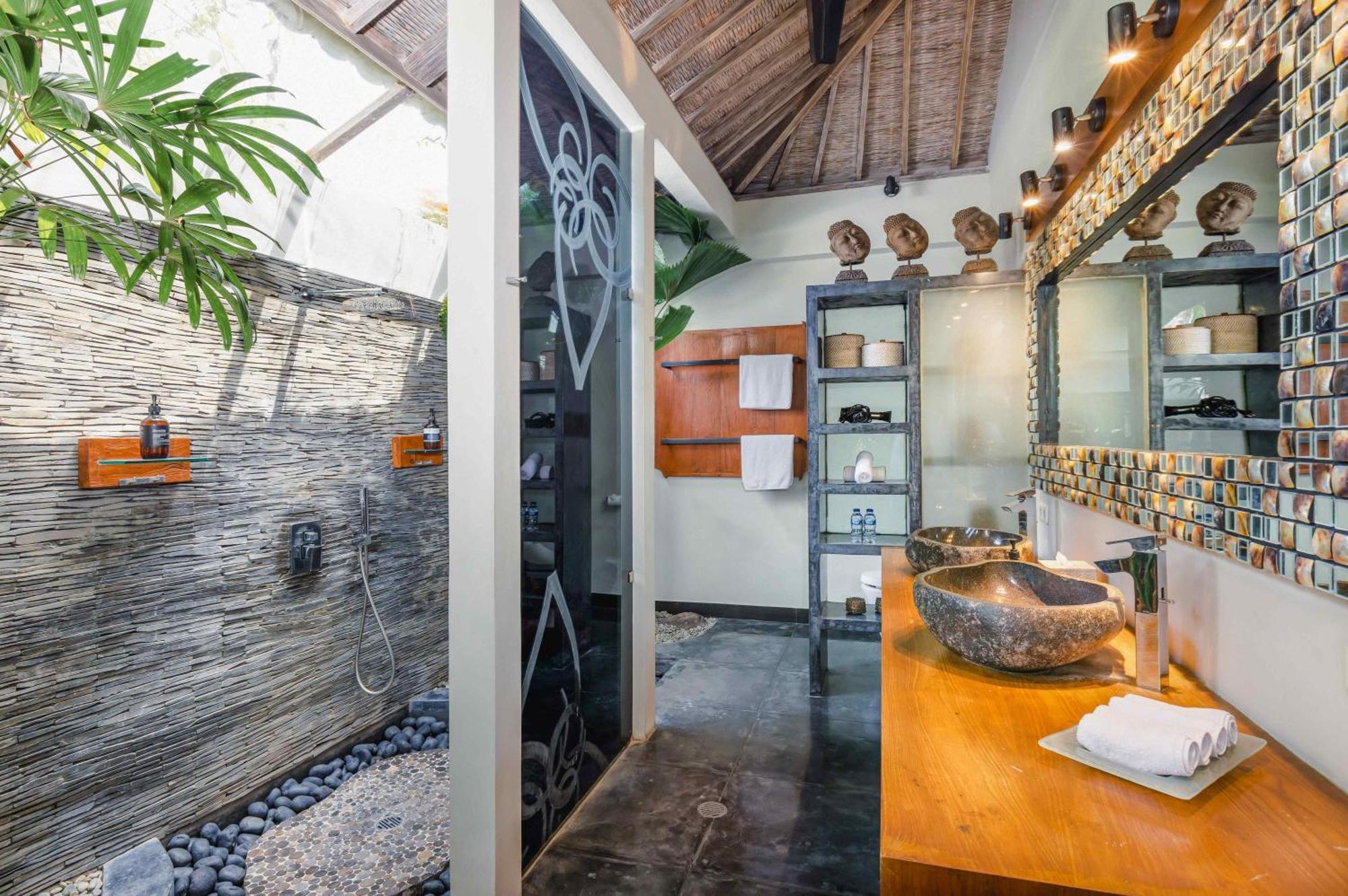 Cinta Damai - Stunning & Stylish 4br Luxury In The Heart Of Seminyak, Just A 10-min Walk To The