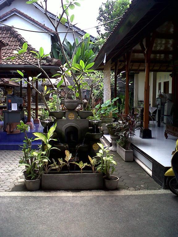 Kirana Homestay *
