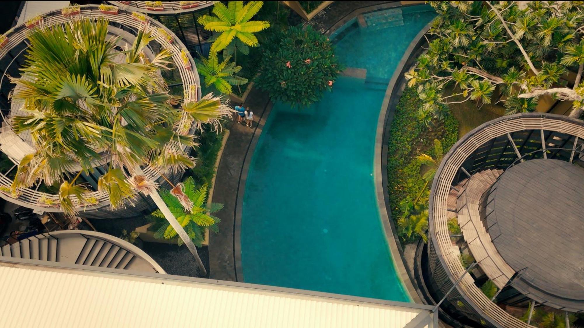 & By Ini Vie Hospitality 5*