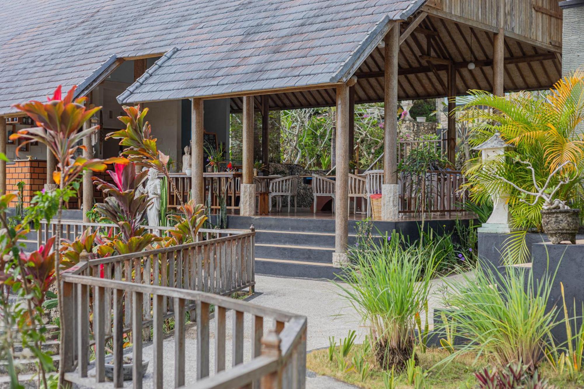 Resort Ume Sari Nusa *