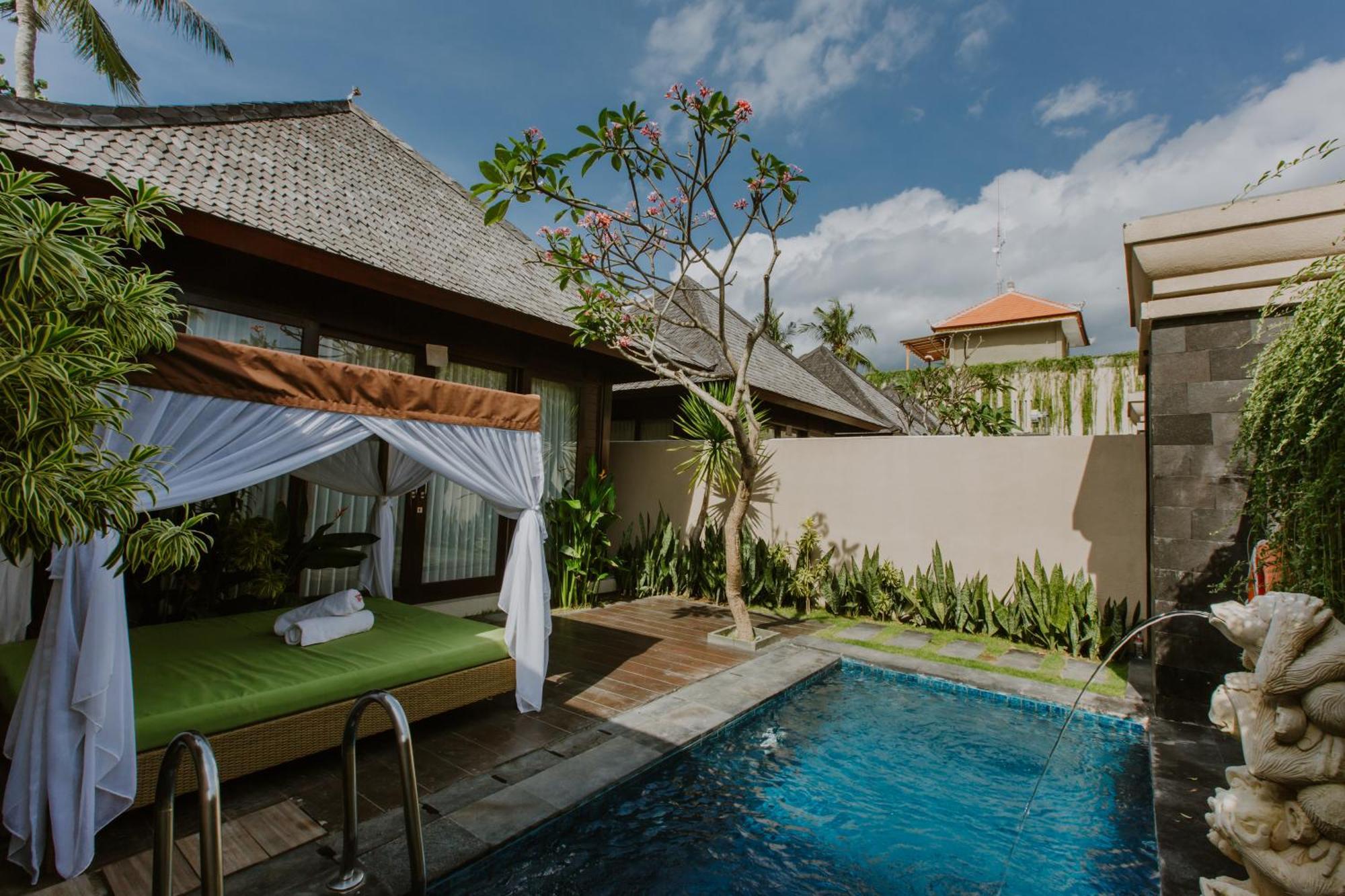Resort D'nusa Club And