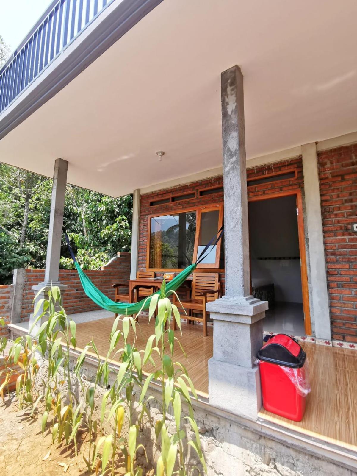 Buda's Lemukih Homestay