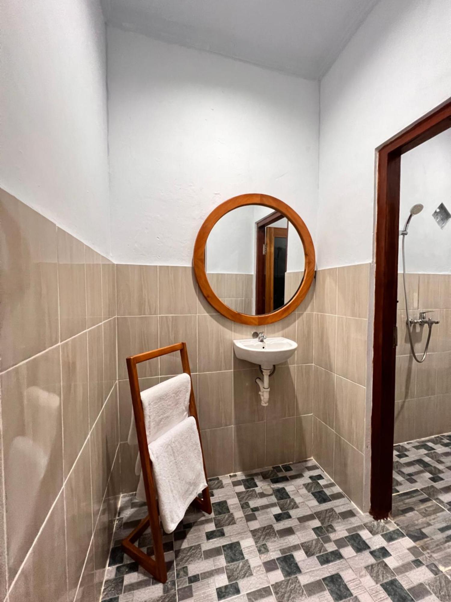 Guest house Penyon House *