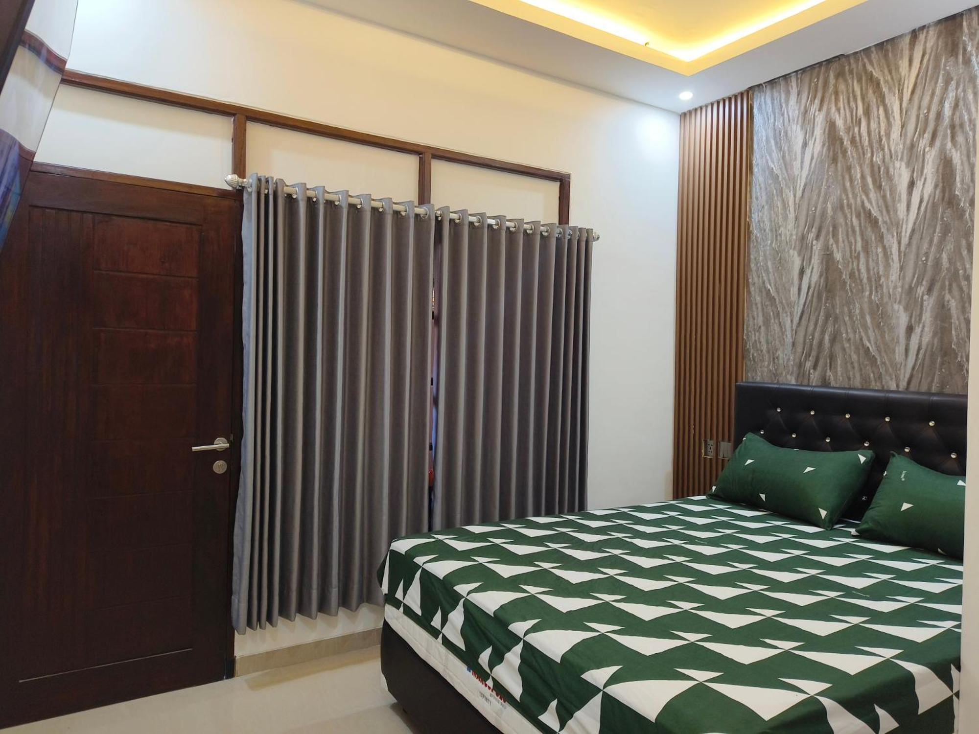 Wisma tamu Justin *
