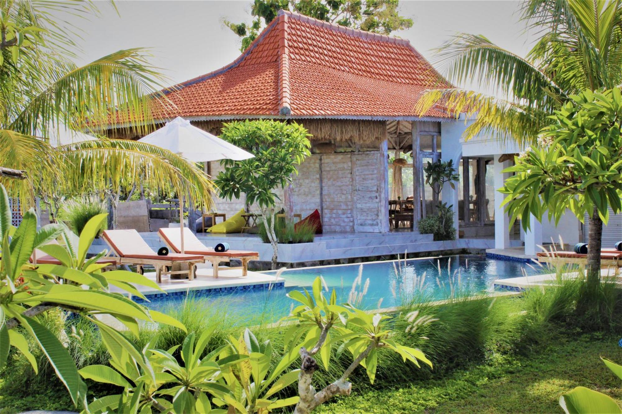 Village Jungle Resort Batununggul