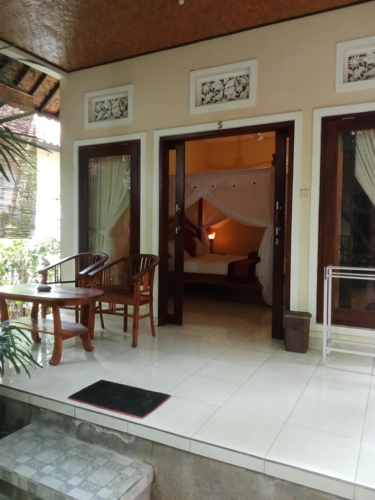 Aldi Hostel Amed (Bali)