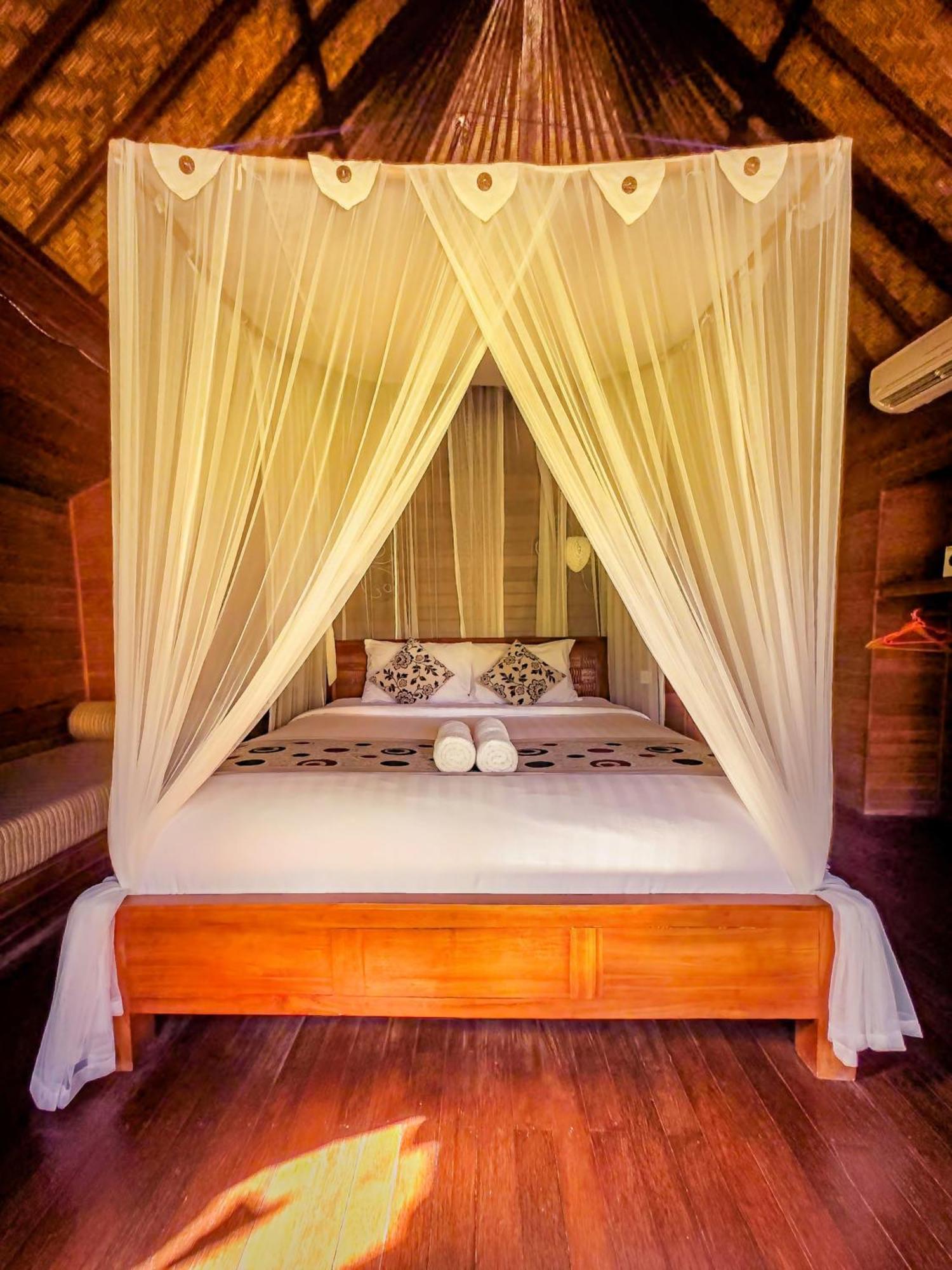 Island Garden Huts 3*