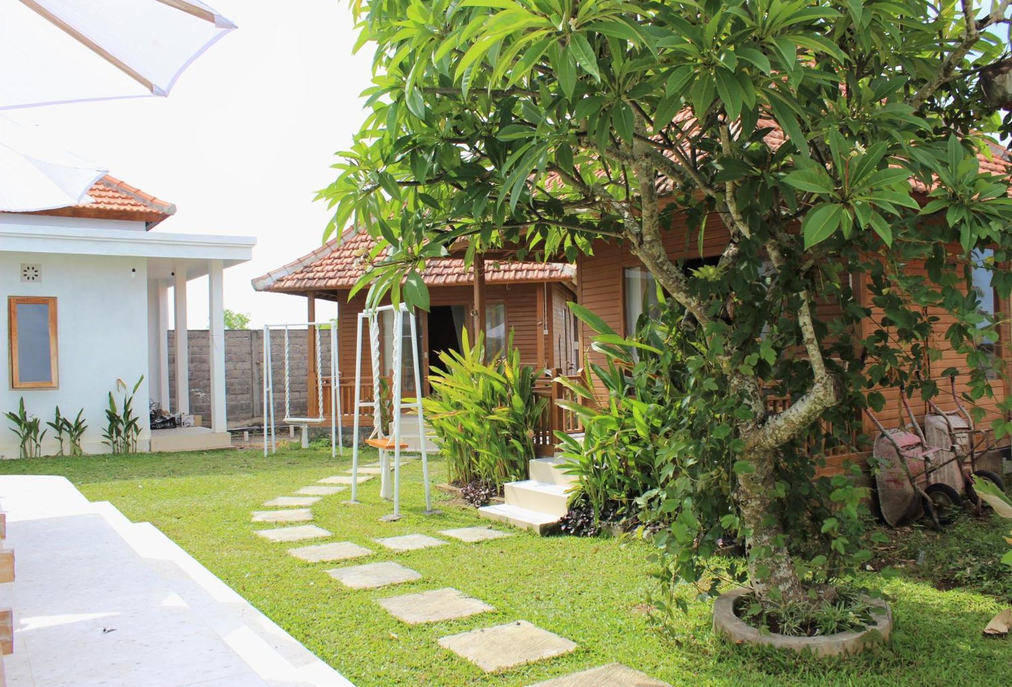 Village Jungle * Batununggul