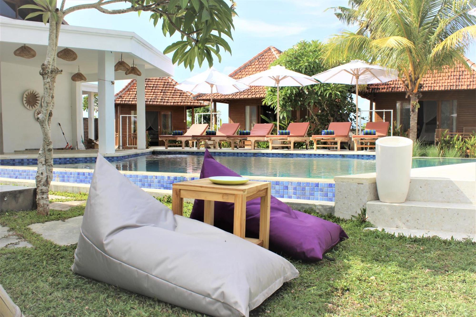 Village Jungle Resort Batununggul