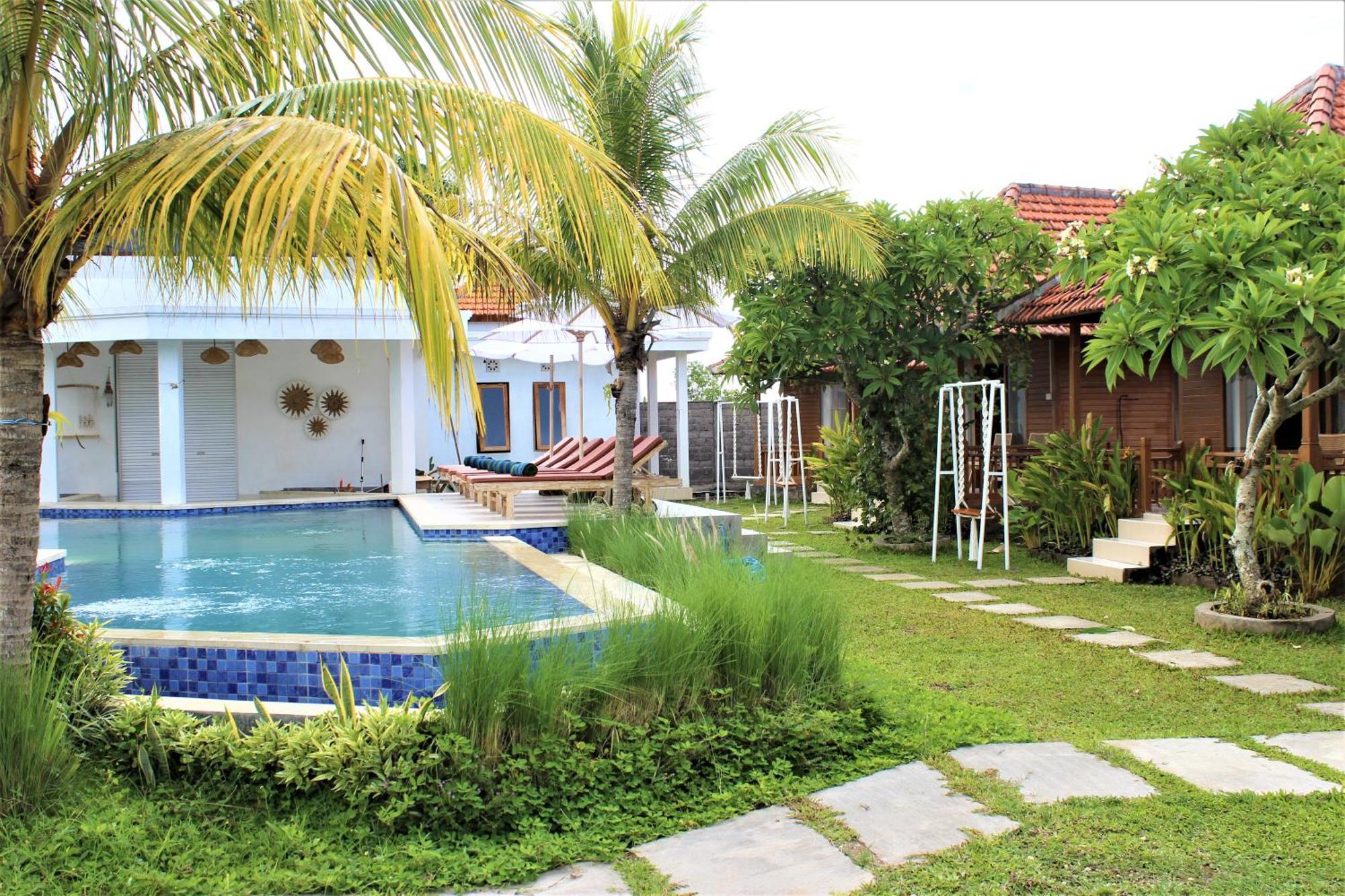 Village Jungle Resort Batununggul