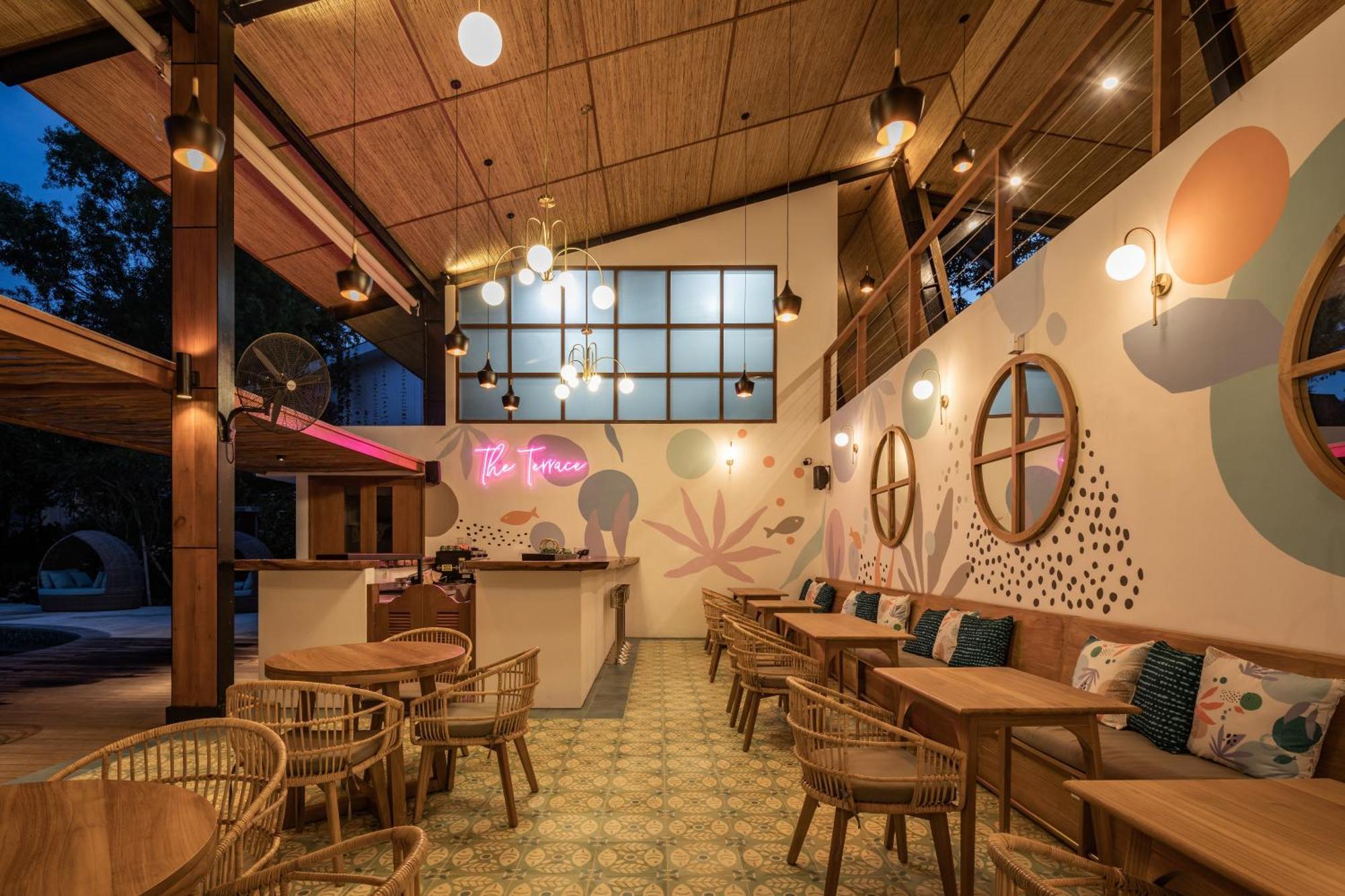 Deep Roots Dive & Yoga 4*