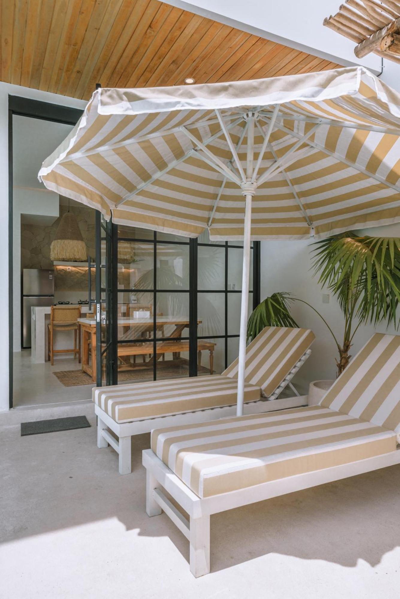 Sunset: 2br Elegant In Villa