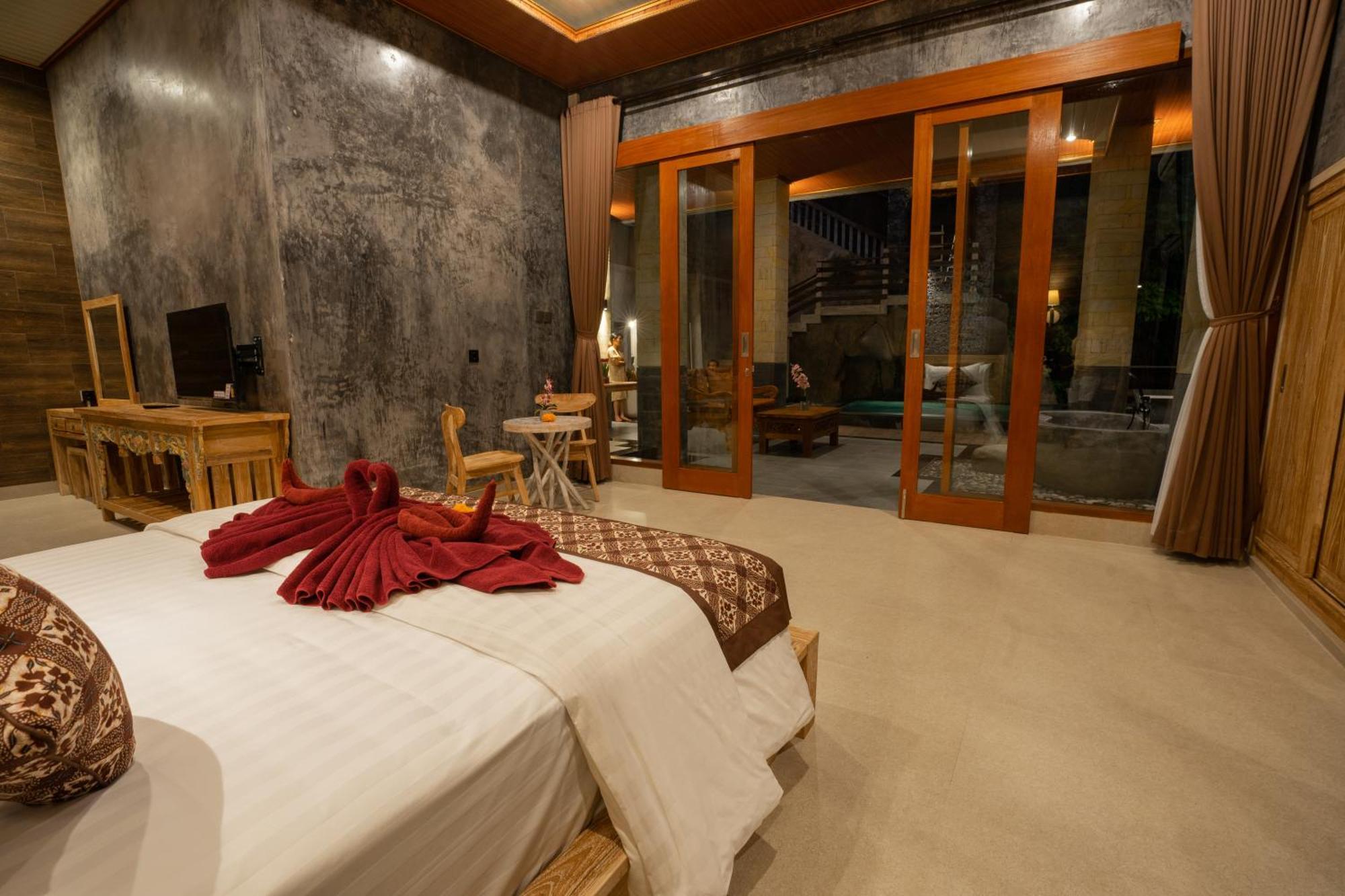 Paras Guest house 3*