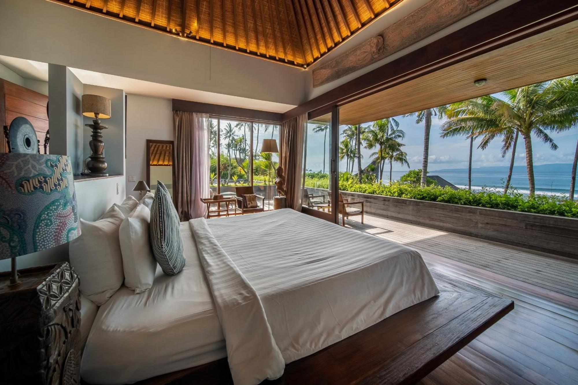 Manis Beachfront Villa *
