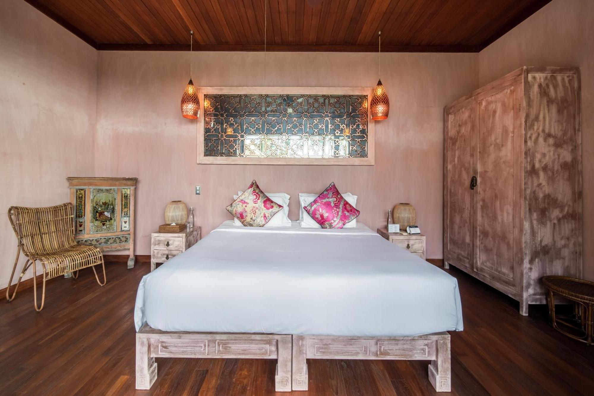 Manis Beachfront Candi Dasa (Bali)