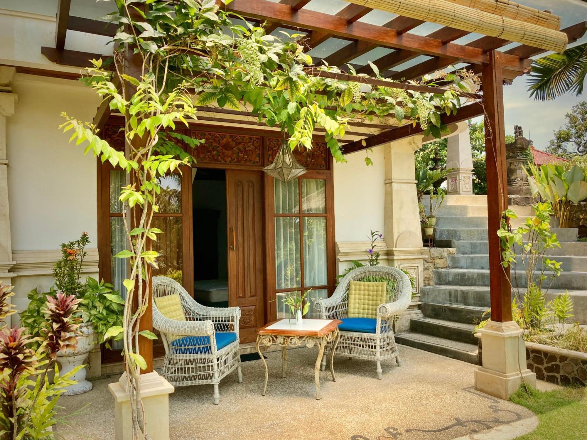 Gunung Paradis Retreat Villa *