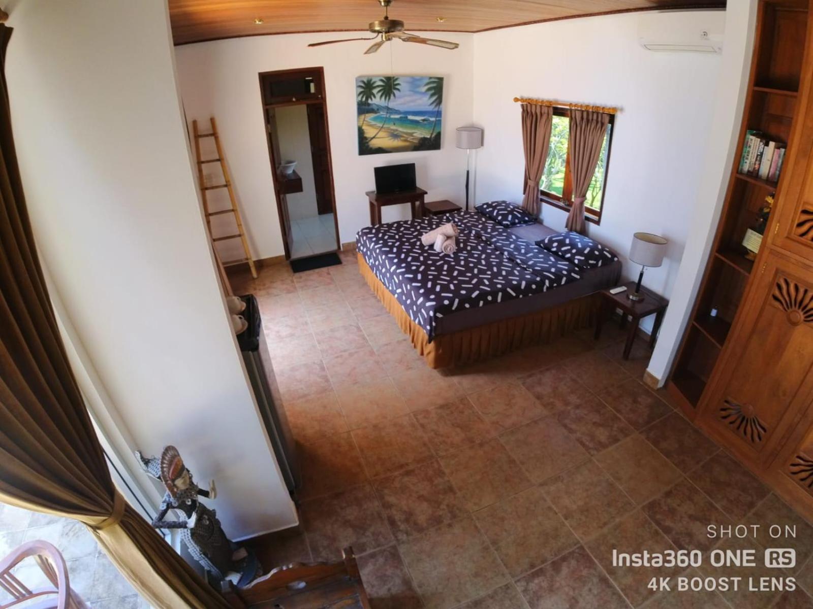 Jasri Ombak Villa *