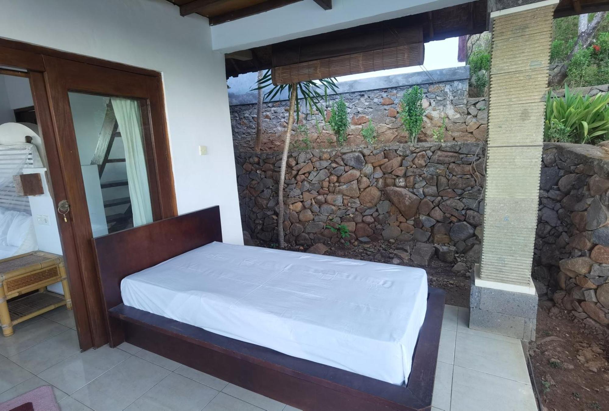 Wawa-wewe Rock Guest house Amed (Bali)