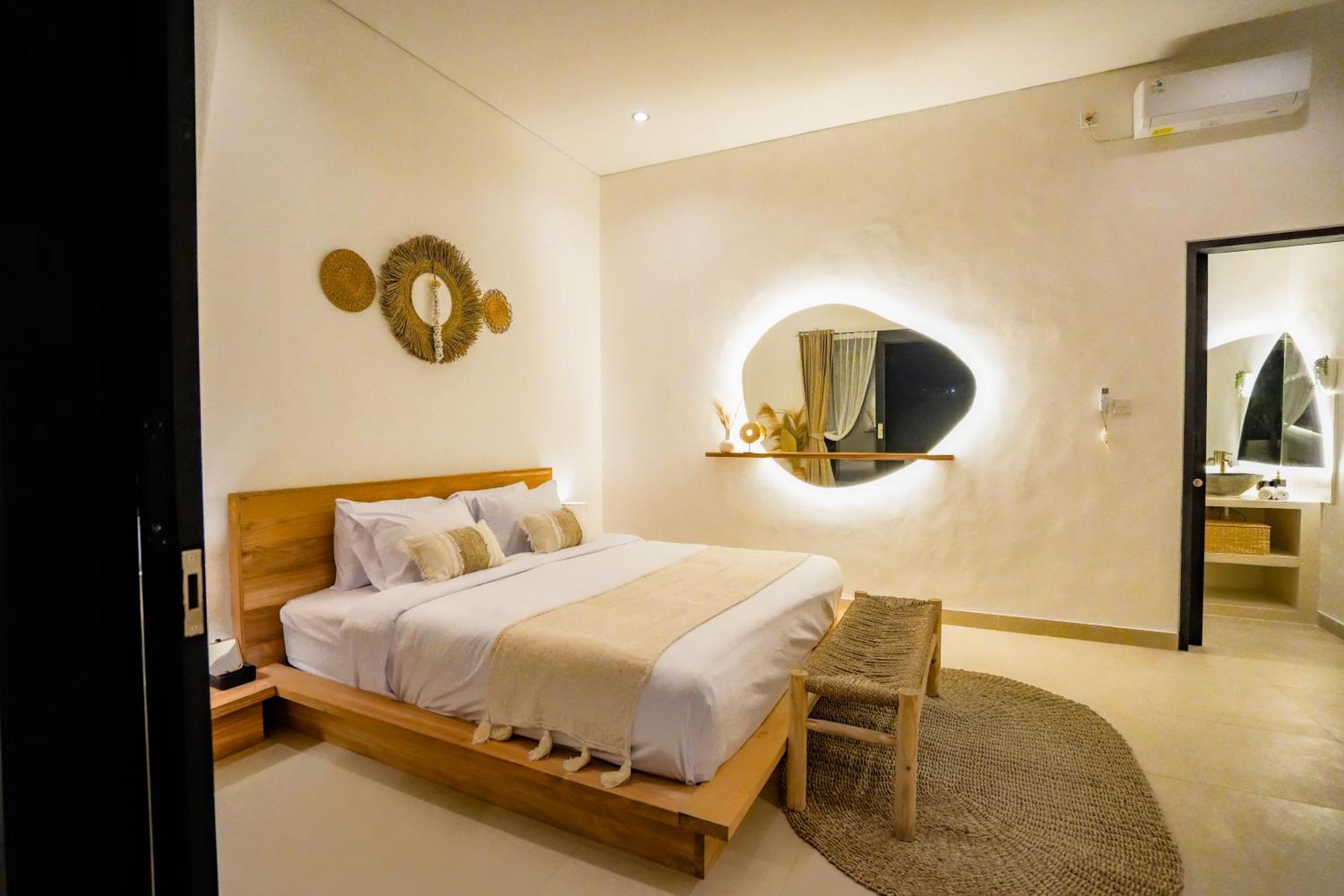 Santorini Sunset New 4 Bedroom With Beautiful Rice Paddy View And A Large Pool