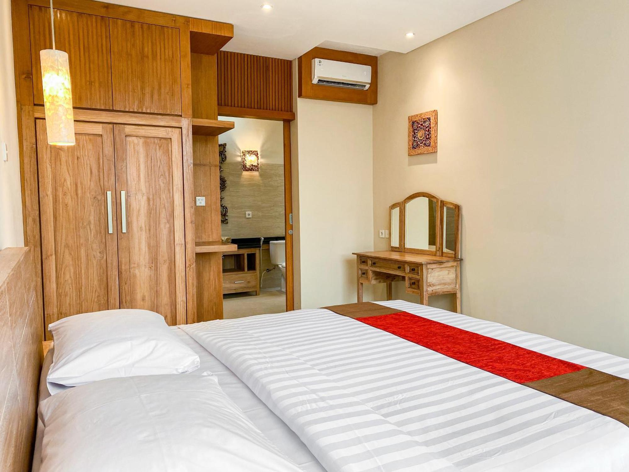 Svarna Seminyak (Bali)