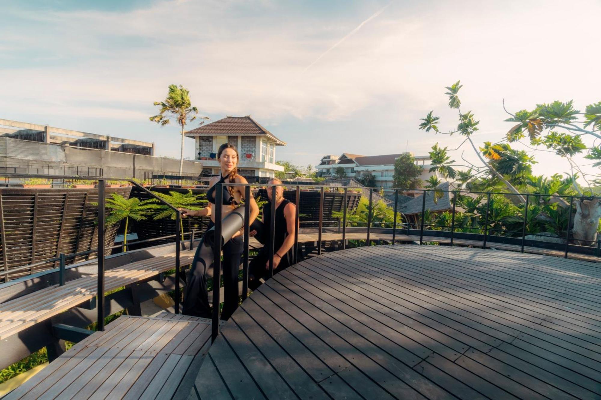 & By Ini Vie Hospitality 5* Canggu (Bali)
