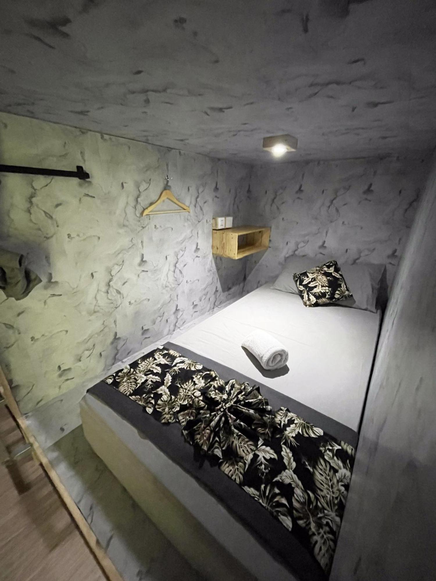 Apit Lawang & Resto Guest house 2*
