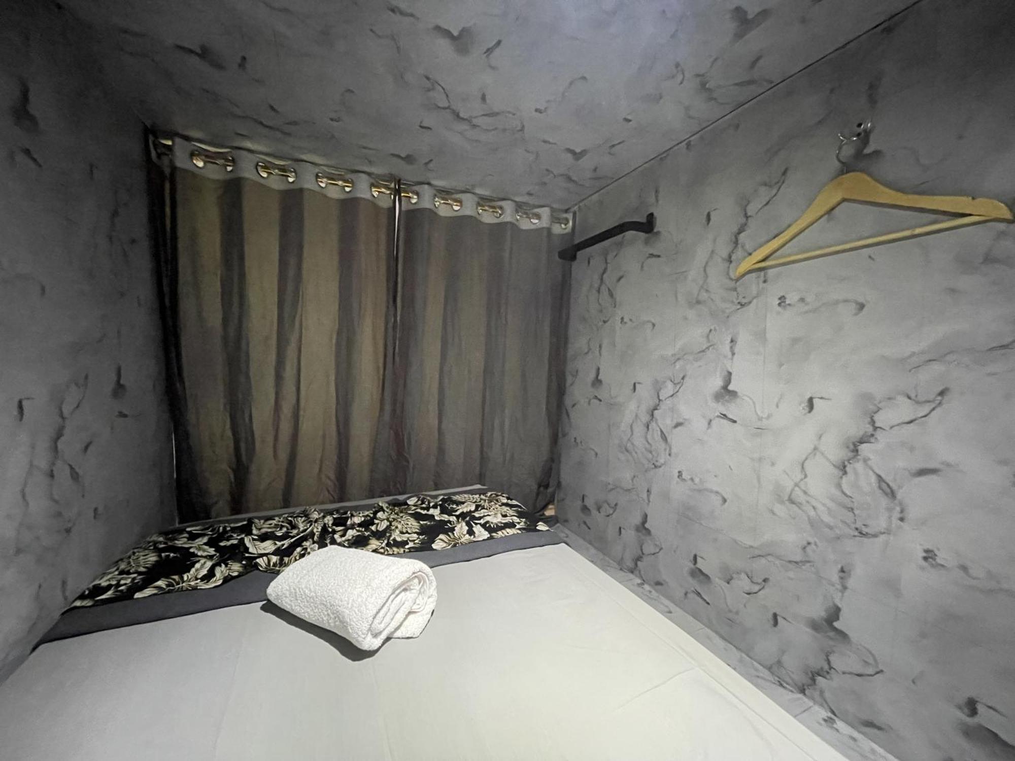 Apit Lawang & Resto Guest house 2*