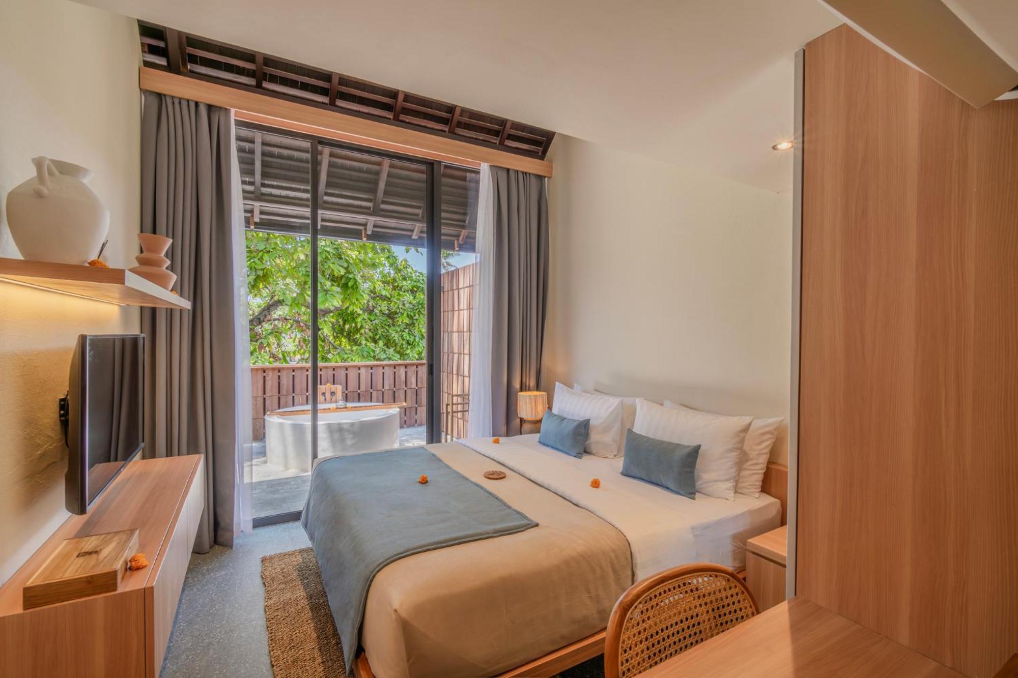& By Ini Vie Hospitality 5* Canggu (Bali)
