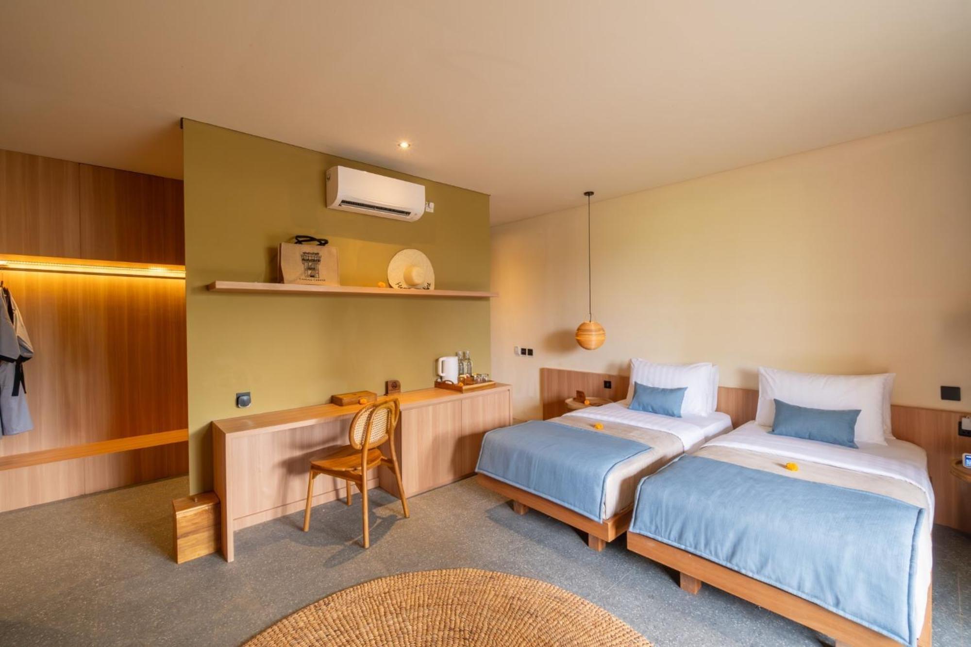 & By Ini Vie Hospitality 5*