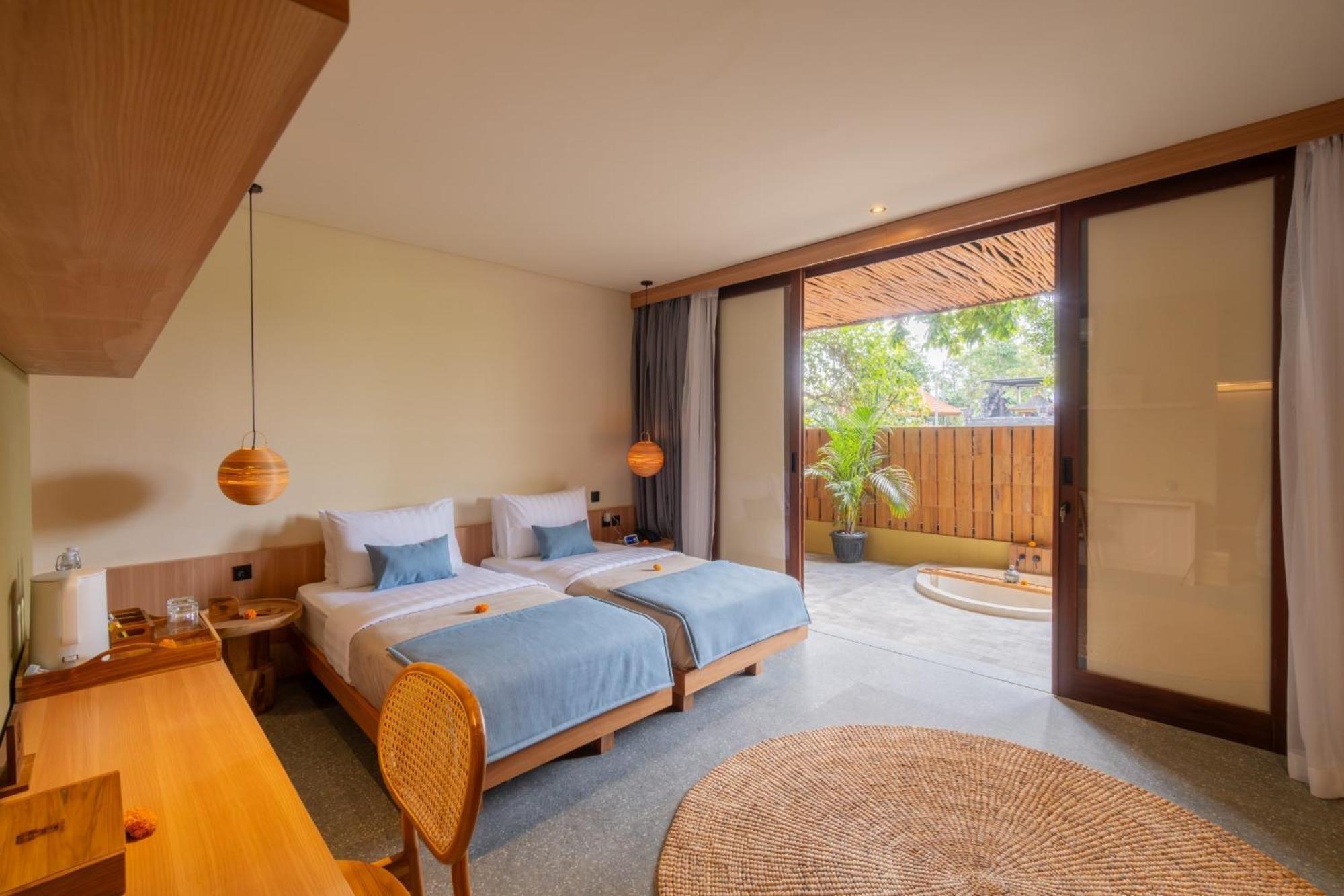 & By Ini Vie Hospitality 5* Canggu (Bali)