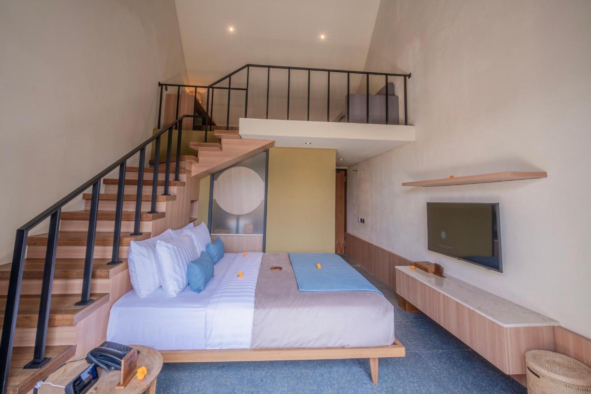 & By Ini Vie Hospitality 5* Canggu (Bali)