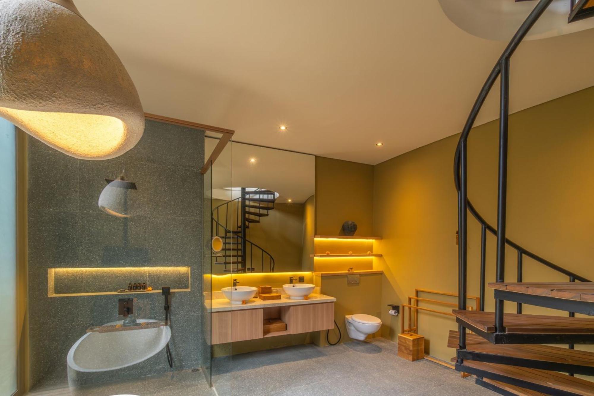 & By Ini Vie Hospitality 5* Canggu (Bali)