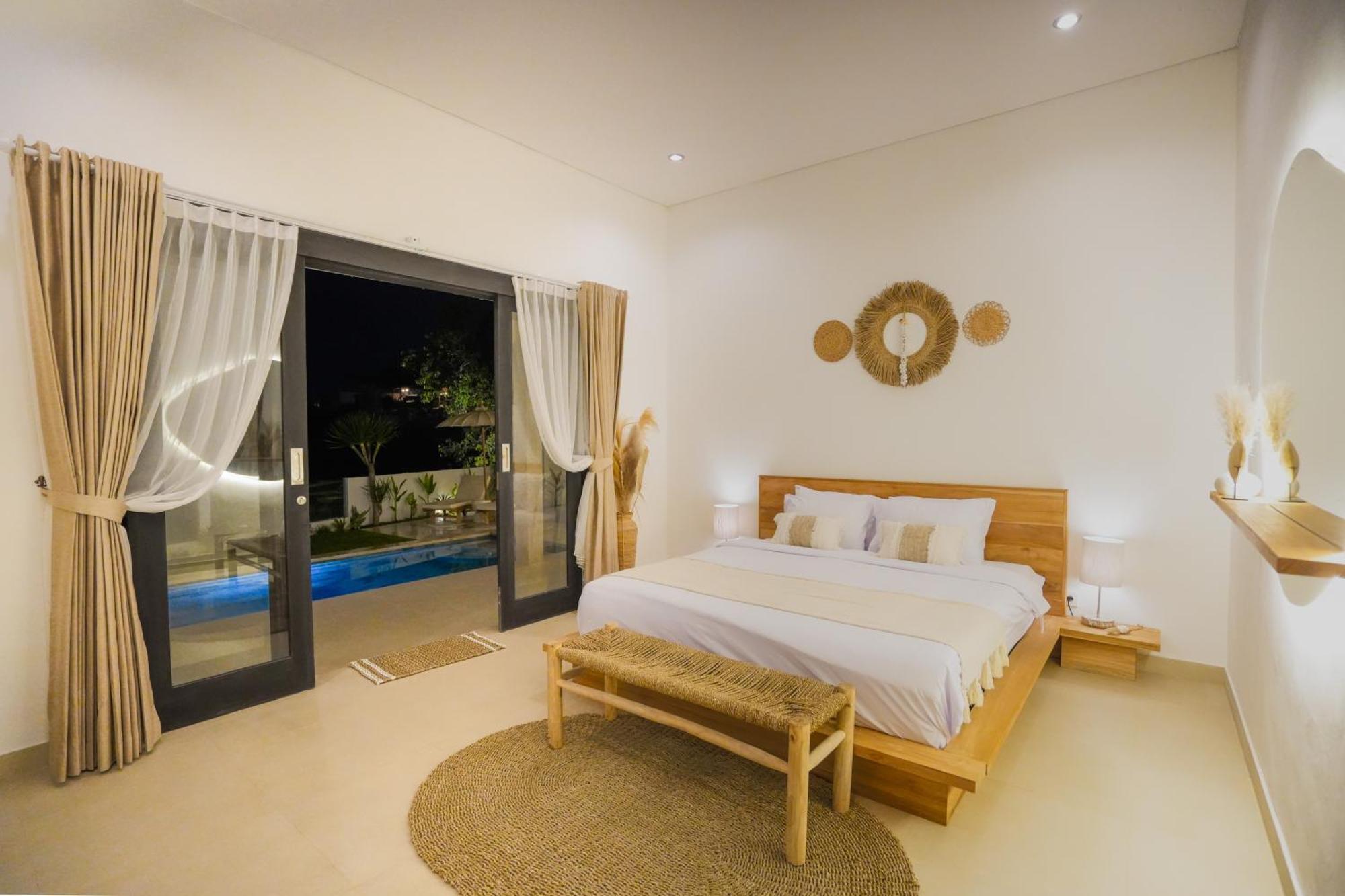 Santorini Sunset New 4 Bedroom With Beautiful Rice Paddy View And A Large Pool