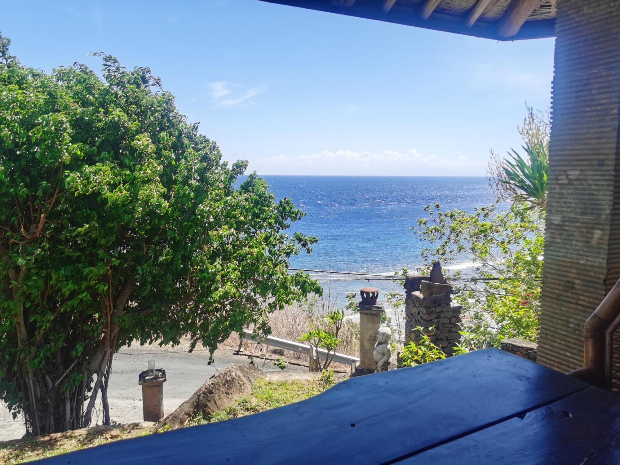 Wawa-wewe Rock Amed (Bali)