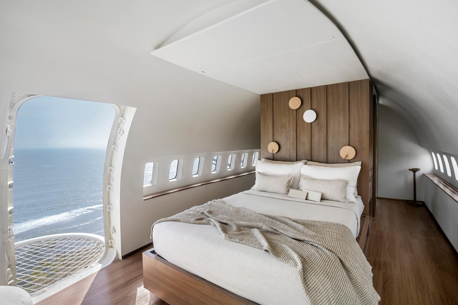 Private Jet *