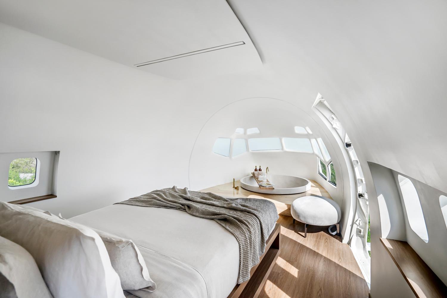 Private Jet *