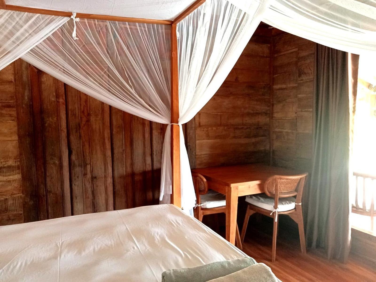 Bed & Breakfast Rumah Wayans Lipah