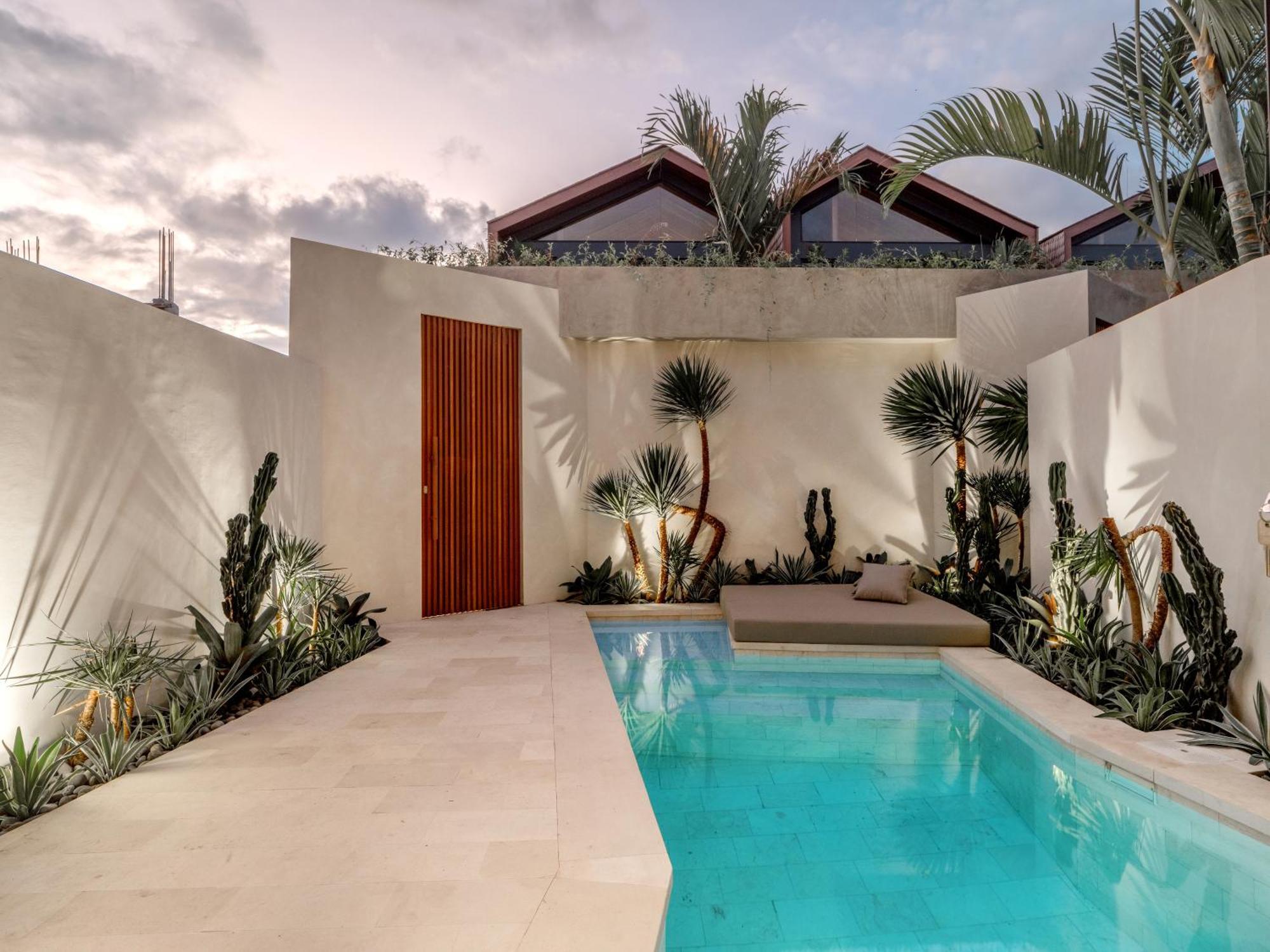Blacksand Villa *