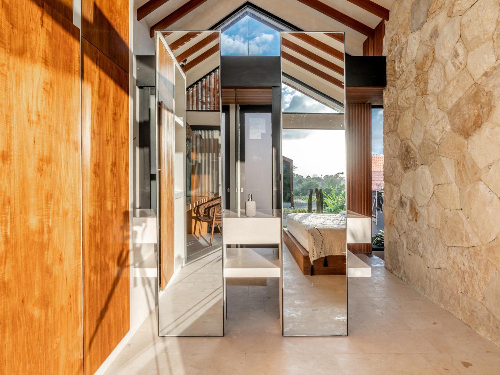 Blacksand Villa *