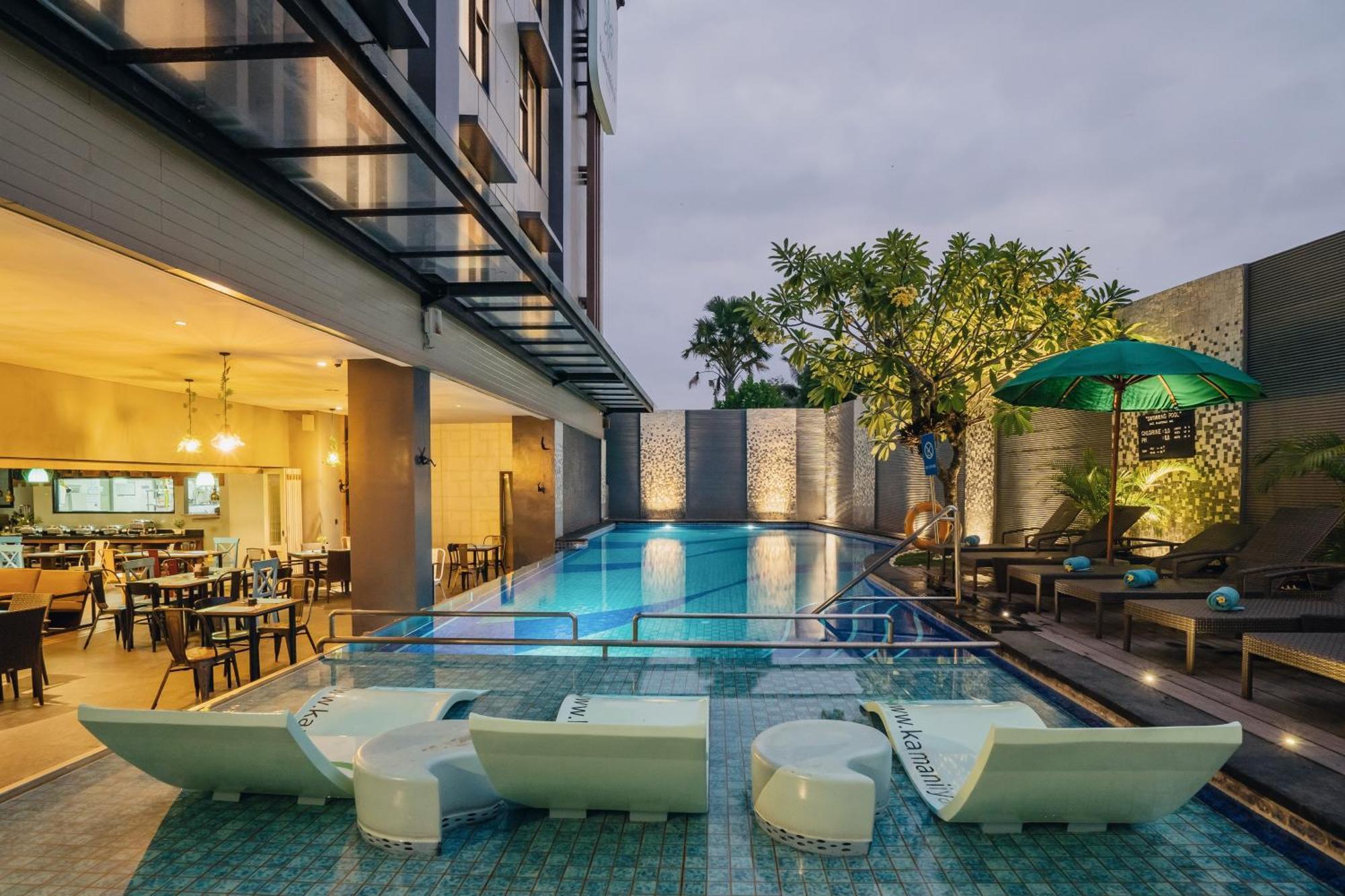 Hotel Kamaniiya Petitenget