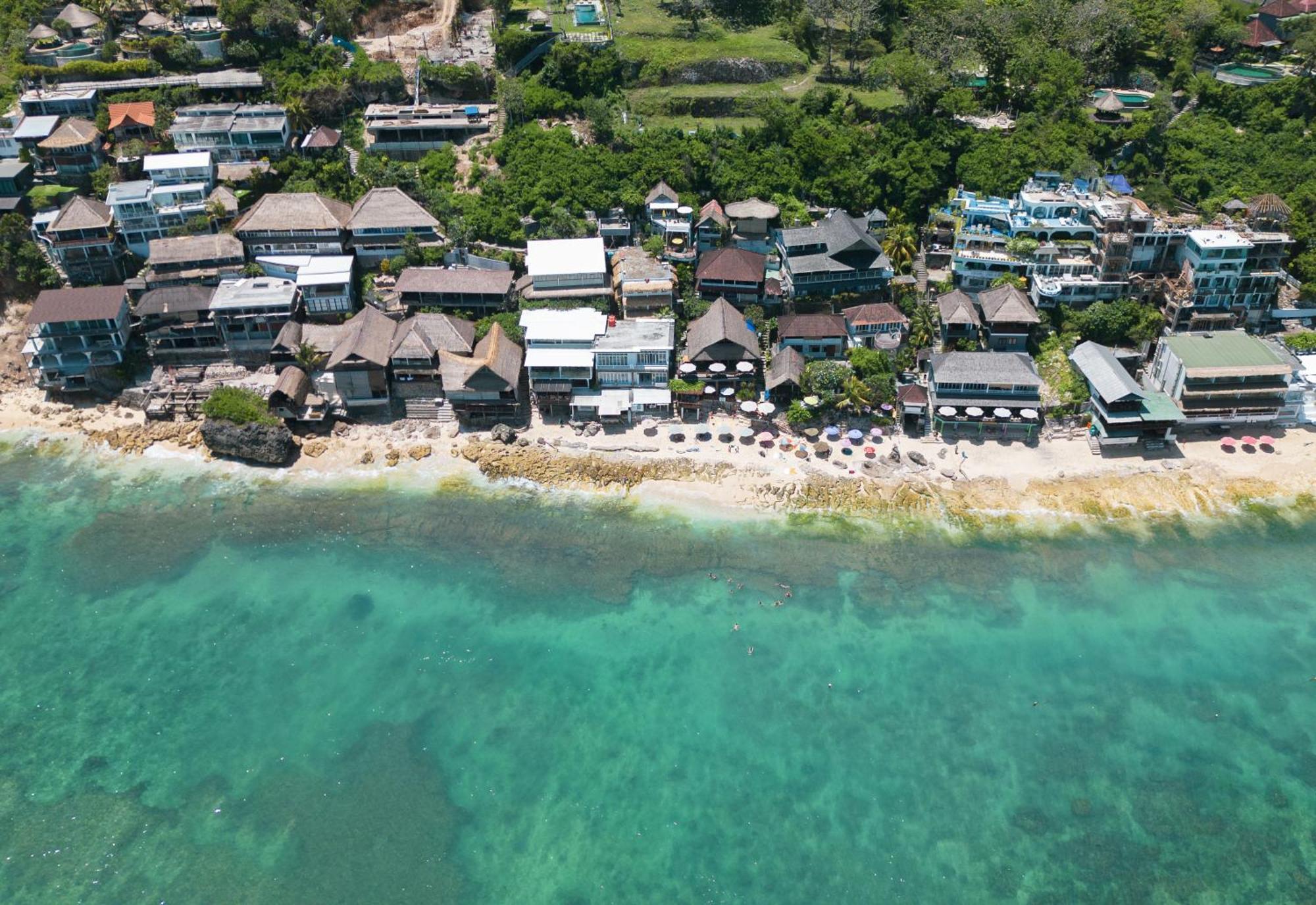 Coral Sands & Coral Sea At Bingin Villa Uluwatu (Bali)