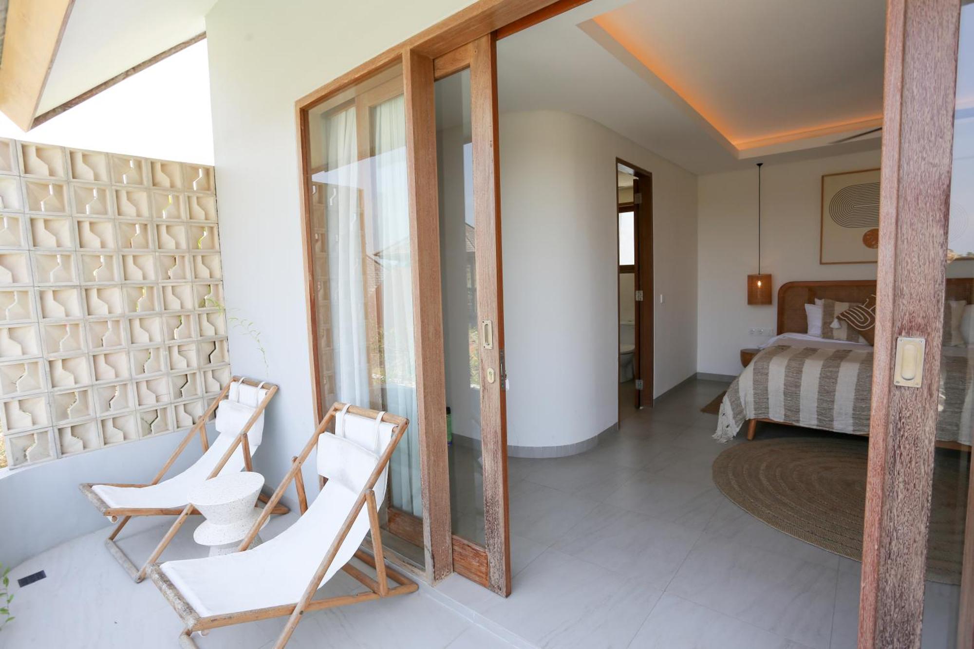 Shoreline Bingin Villa *
