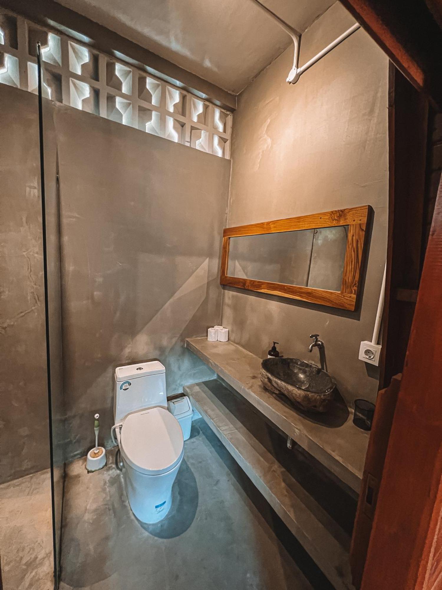 Bagus Ink Surf Camp Hostel